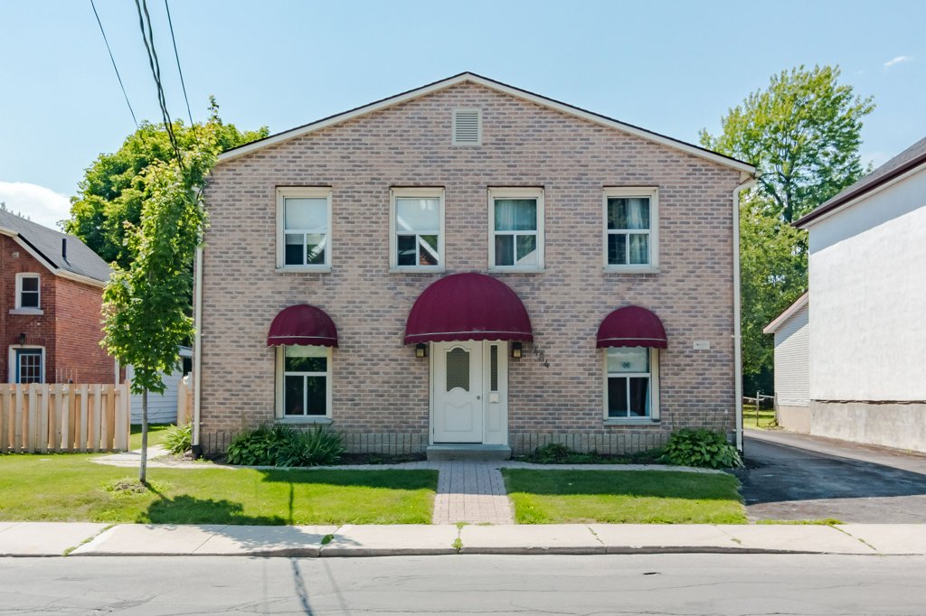 484 Victoria Street
